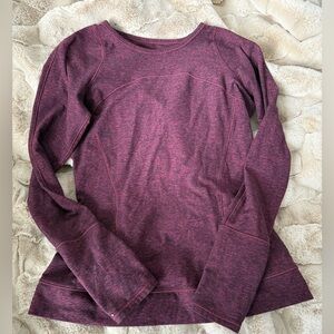 Lululemon long sleeve shirt with thumb holes